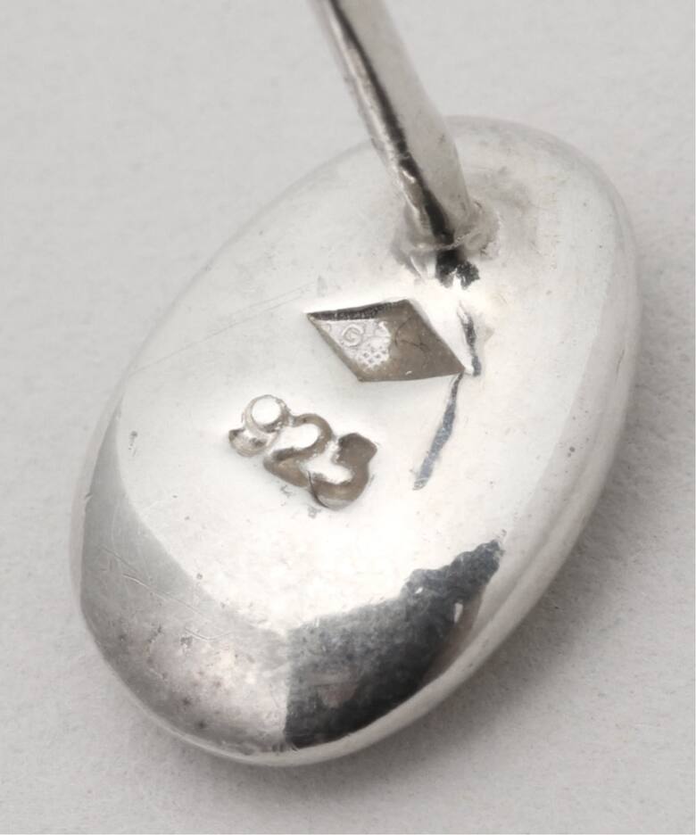 VINTAGE CHANEL/シャネル】pierce logo oval (両耳)（ピアス（両耳用 