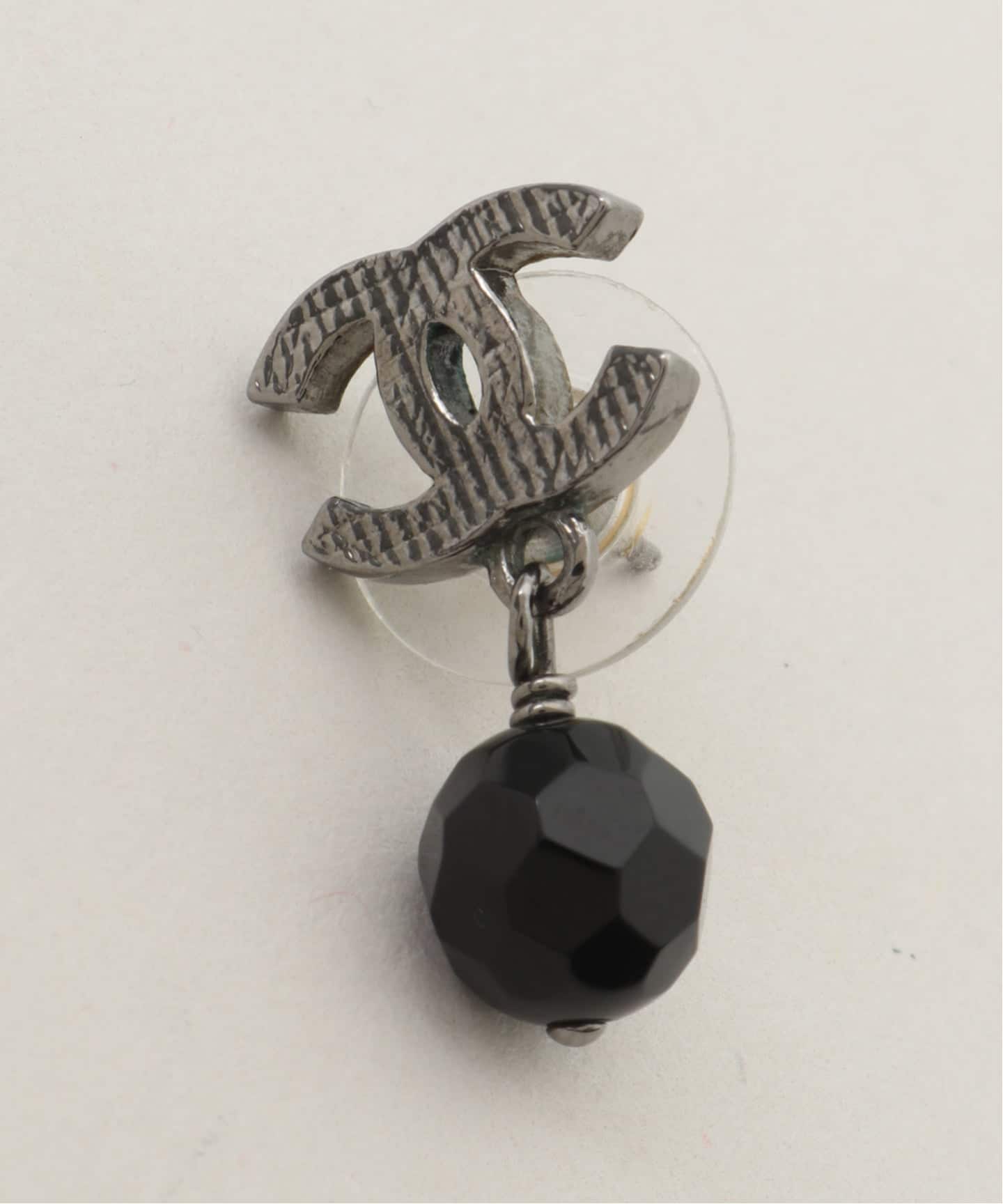 VINTAGE CHANEL/シャネル】CC pierce ball(両耳)（ピアス（両耳用