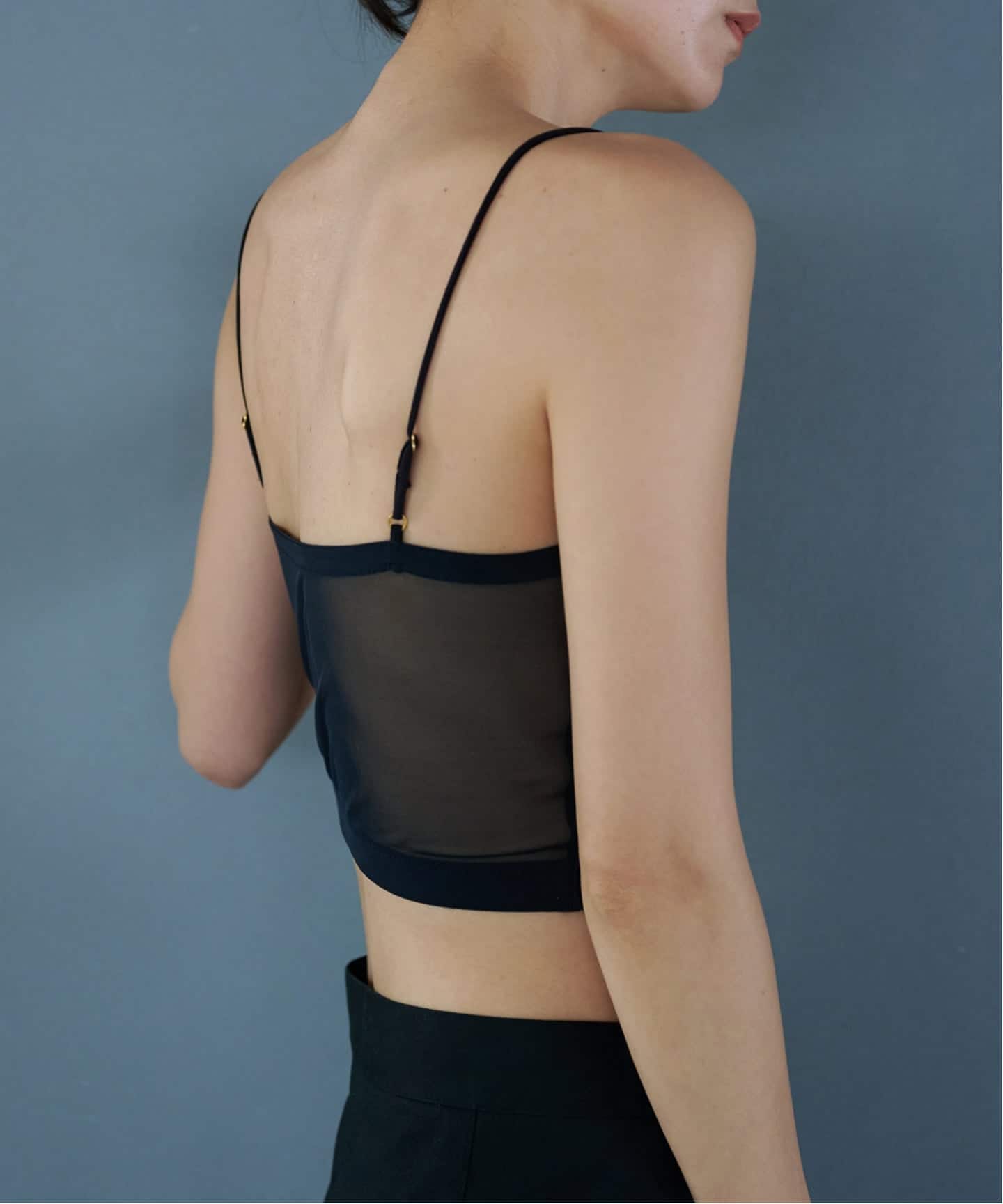 追加予約》【ESSENTIAL】サテン クロップドバンドゥブラ（カップ付き