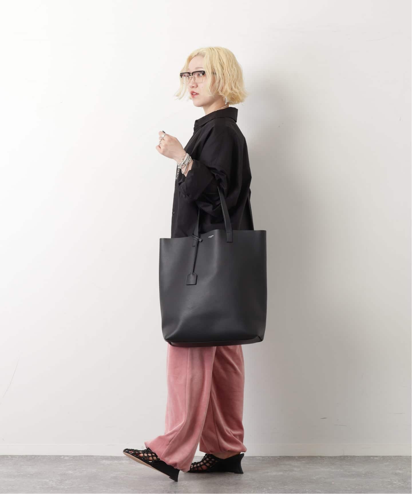 SAINT LAURENT サンローラン トートバッグ　ブラック　ユニセックス SAINT LAURENT/サンローラン】 Toy shopping tote bag（トートバッグ
