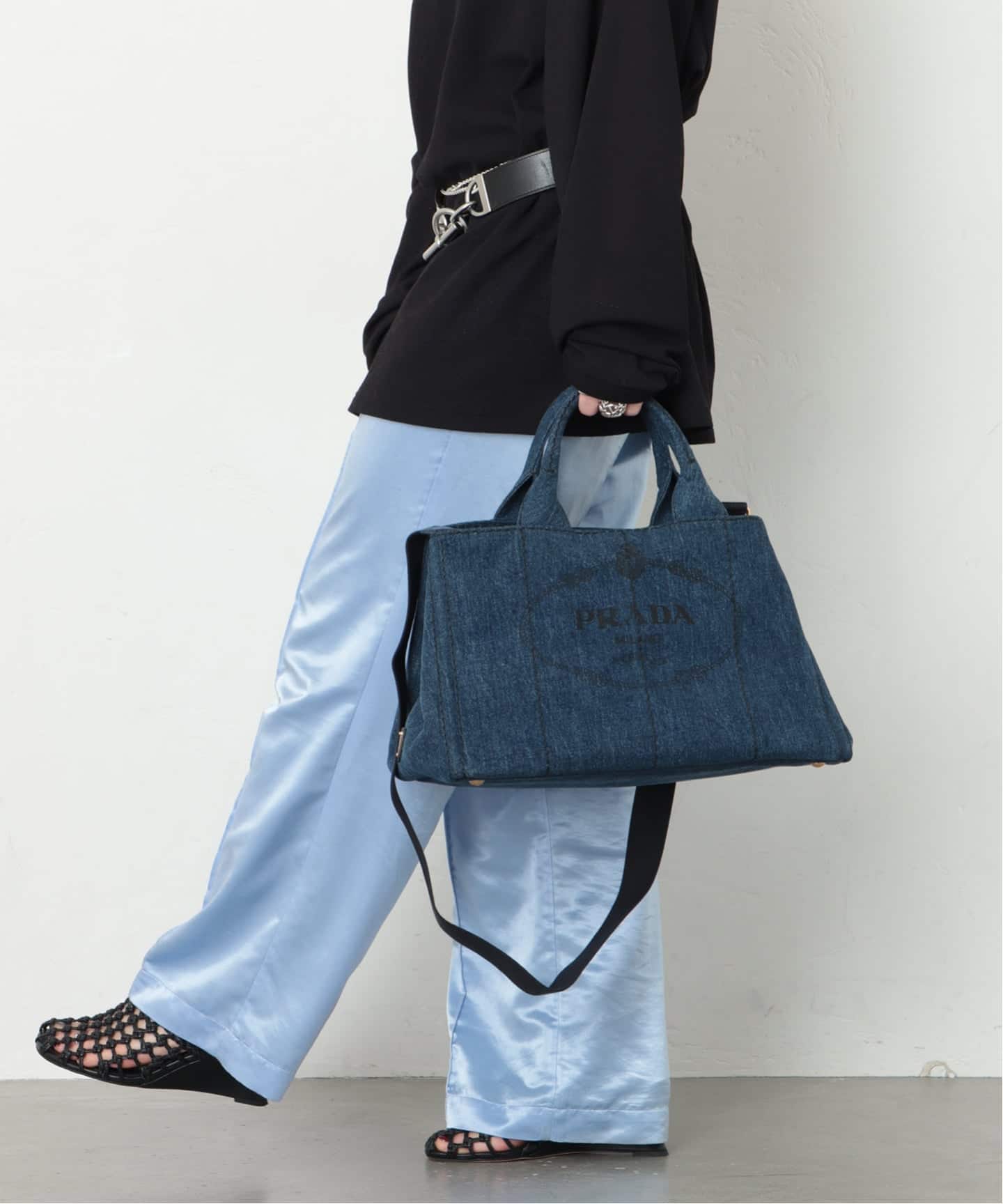 美品◆ PRADA プラダ CANAPA S デニム トート ハンド バッグ 青 PRADA/プラダ】Canapa tote 36 2way denim（トートバッグ）｜ENSEMBLE