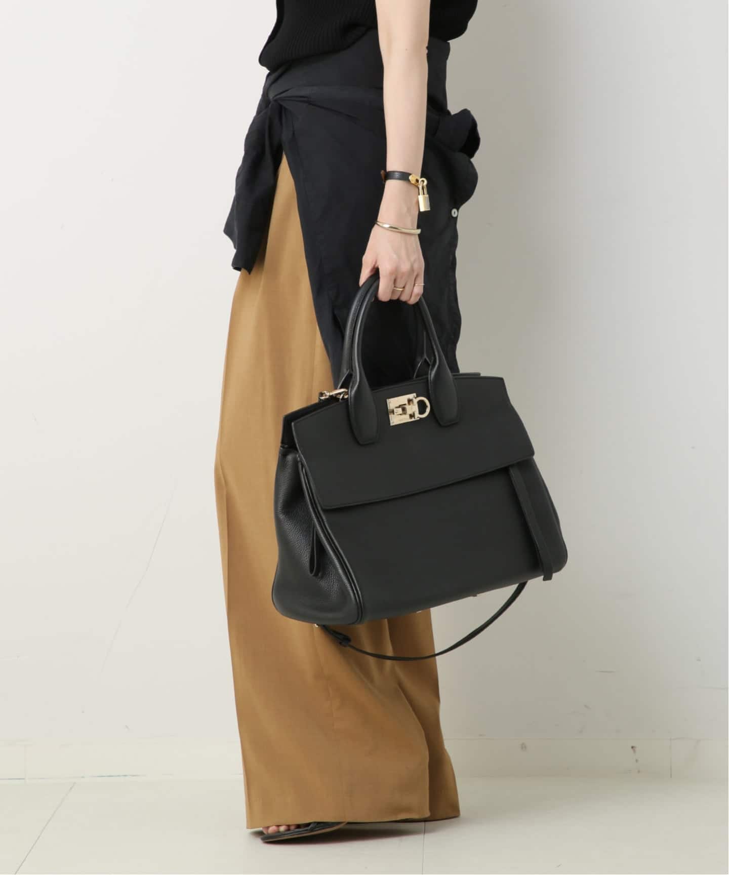 FERRAGAMO/フェラガモ】Studio bag 35 2way（ハンドバッグ