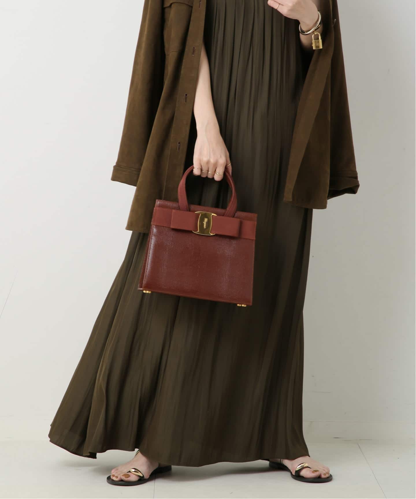 VINTAGE FERRAGAMO/フェラガモ】 Vara ハンドバッグ lizard