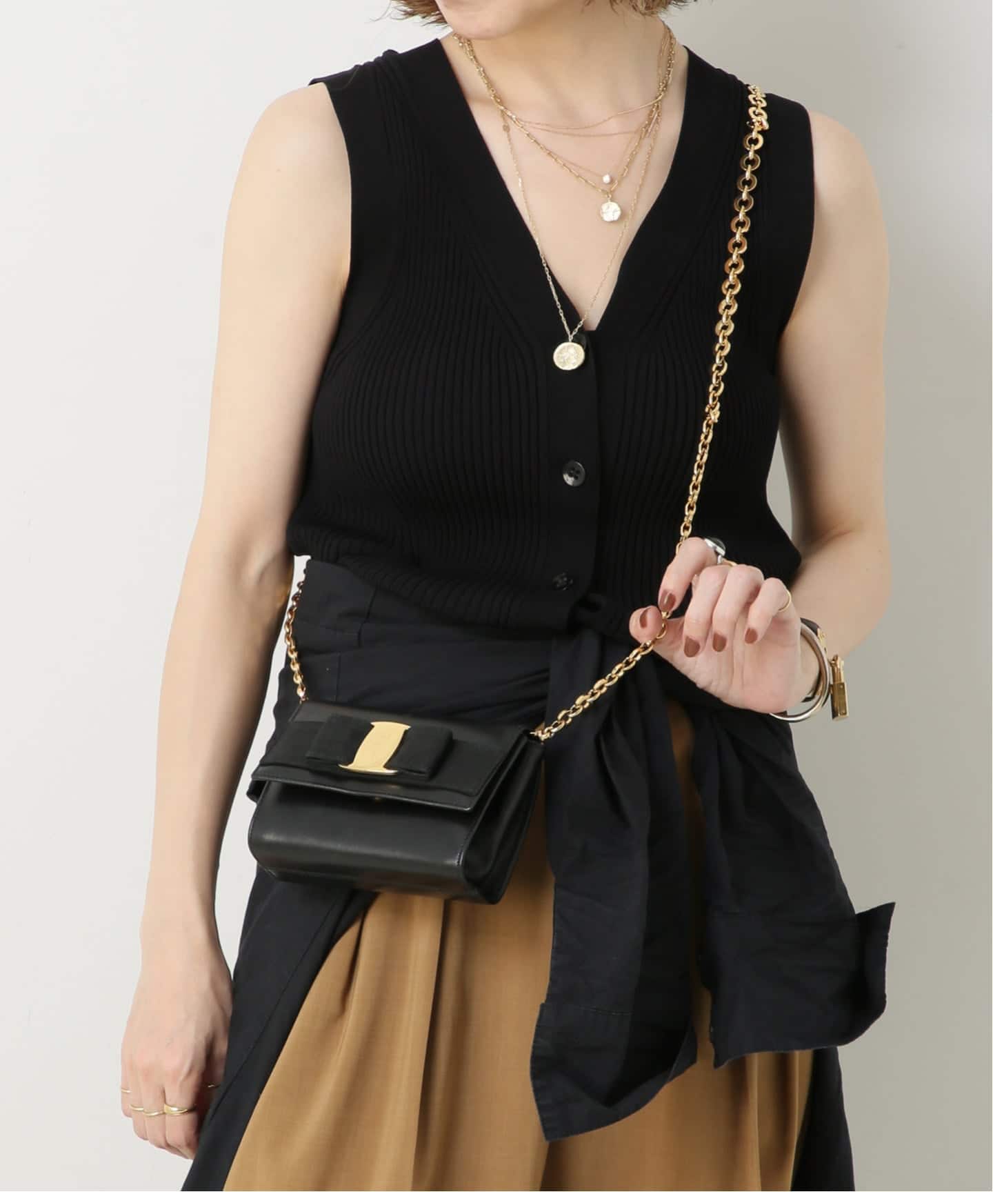 VINTAGE FERRAGAMO/フェラガモ】 Vara ミニチェーンショルダーバッグ