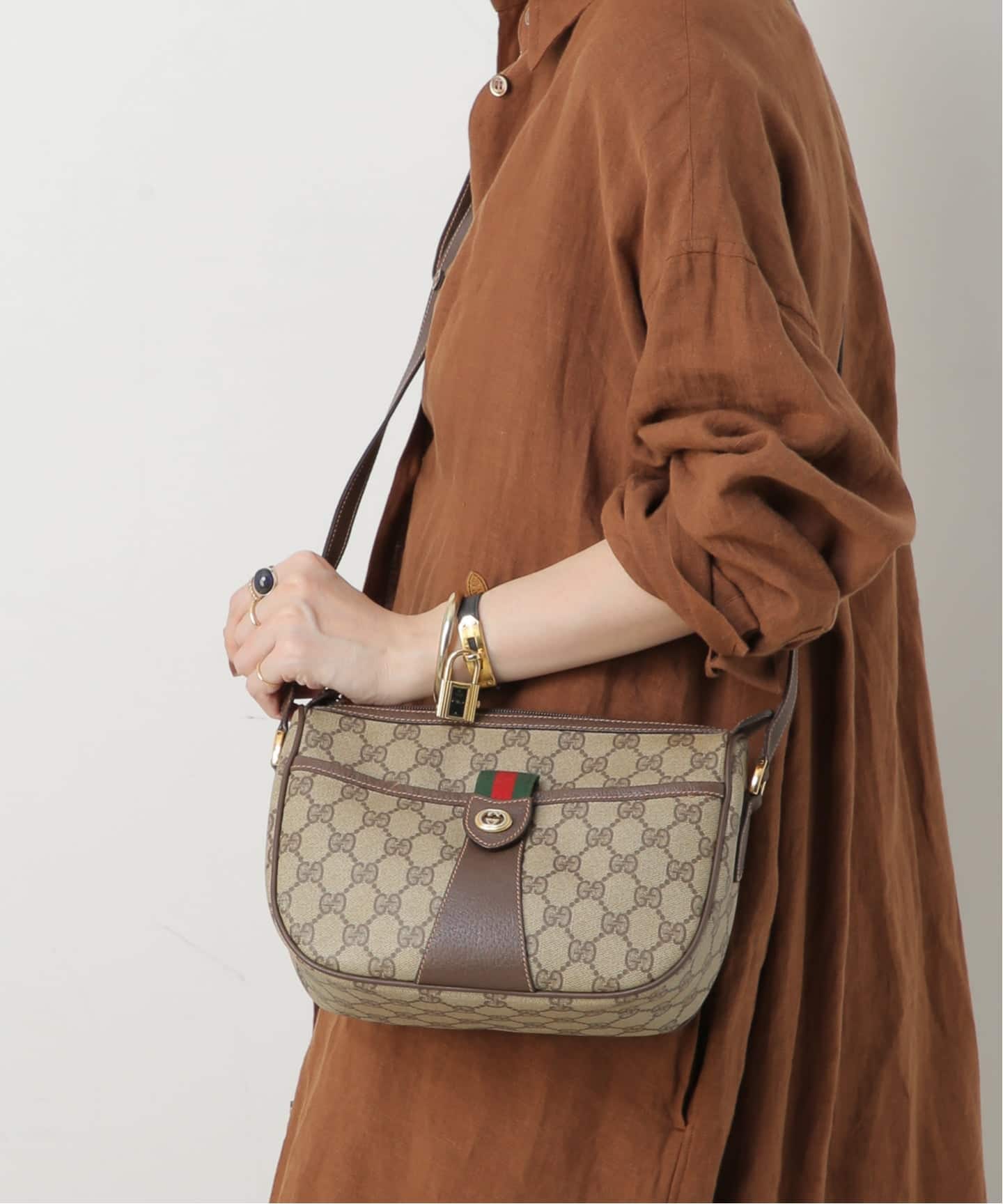 VINTAGE GUCCI/グッチ】ショルダーバッグ gg web（ショルダーバッグ