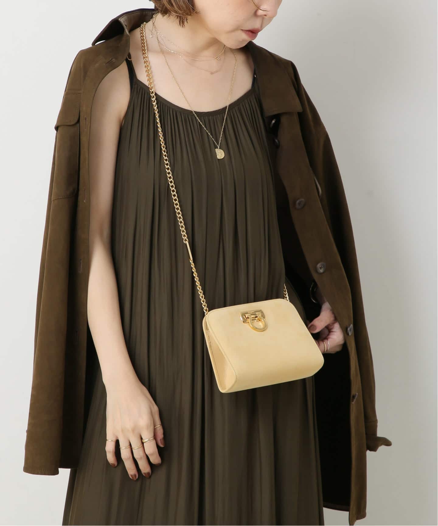 【新品・未使用】FERRAGAMO ミニバッグ / ショルダーバッグ ゴールド VINTAGE FERRAGAMO/フェラガモ】Gancini ミニ チェーンショルダー