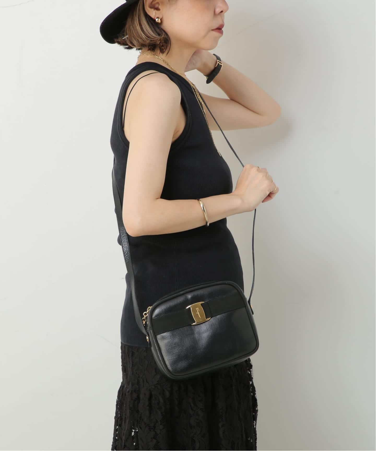 フェラガモ　ショルダーバッグ　ハンドバッグ VINTAGE FERRAGAMO/フェラガモ】ショルダーバッグ vara lizard