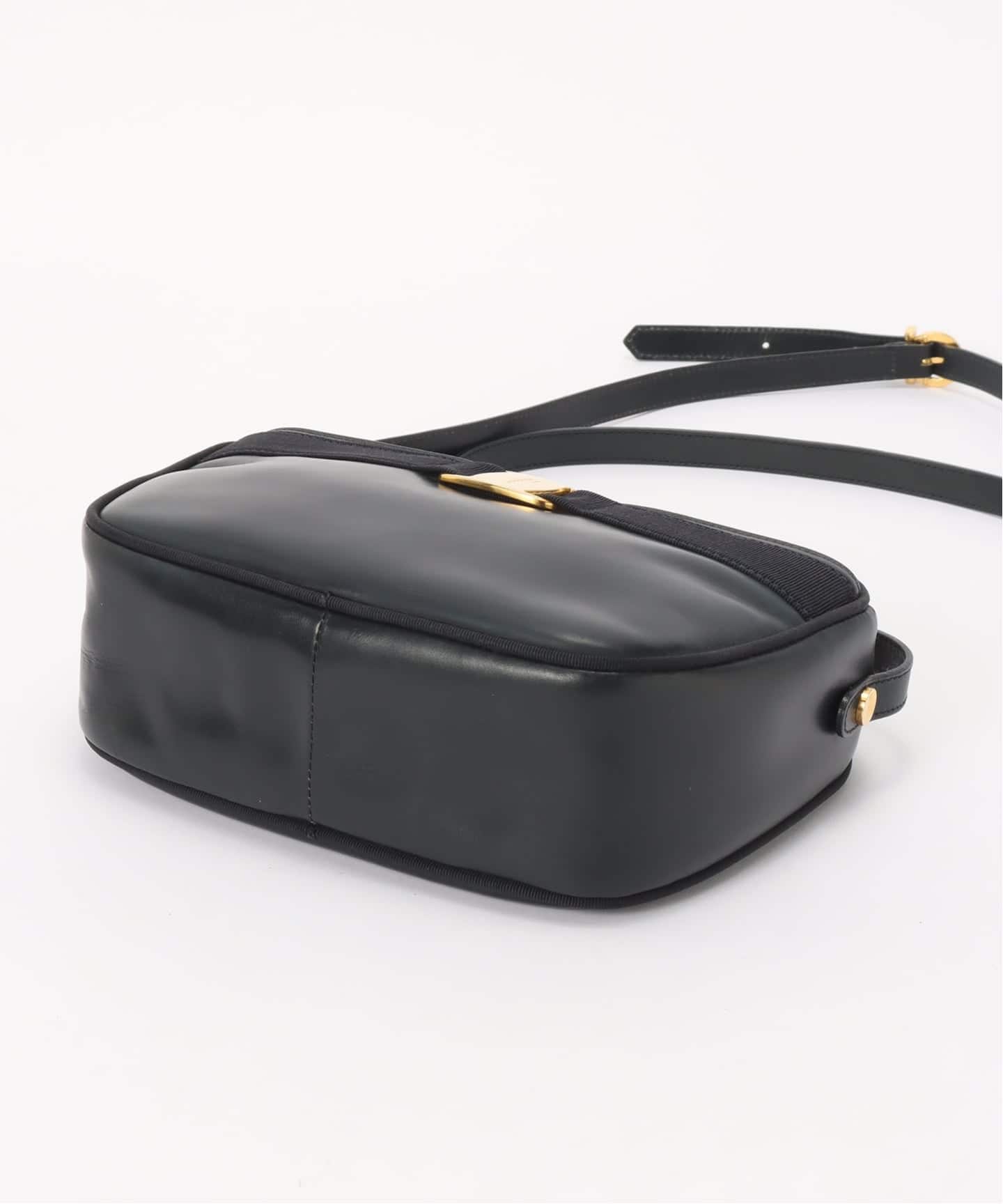 VINTAGE FERRAGAMO/フェラガモ】ショルダーバッグ vara（ショルダー