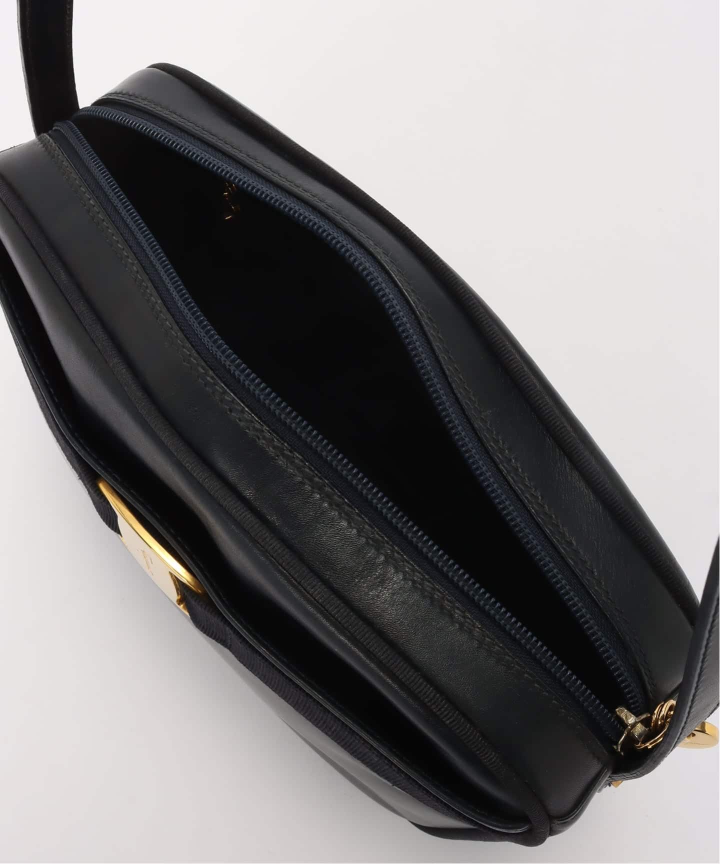 VINTAGE FERRAGAMO/フェラガモ】ショルダーバッグ vara（ショルダー
