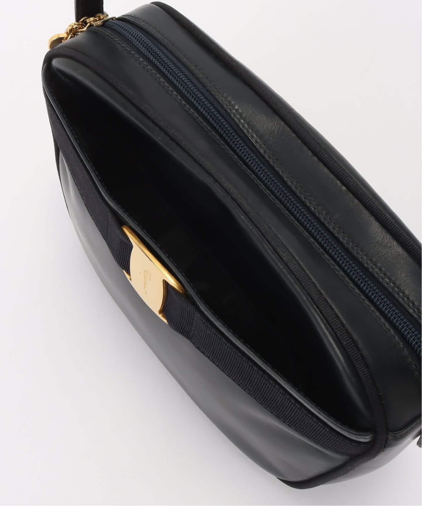 VINTAGE FERRAGAMO/フェラガモ】ショルダーバッグ vara（ショルダー