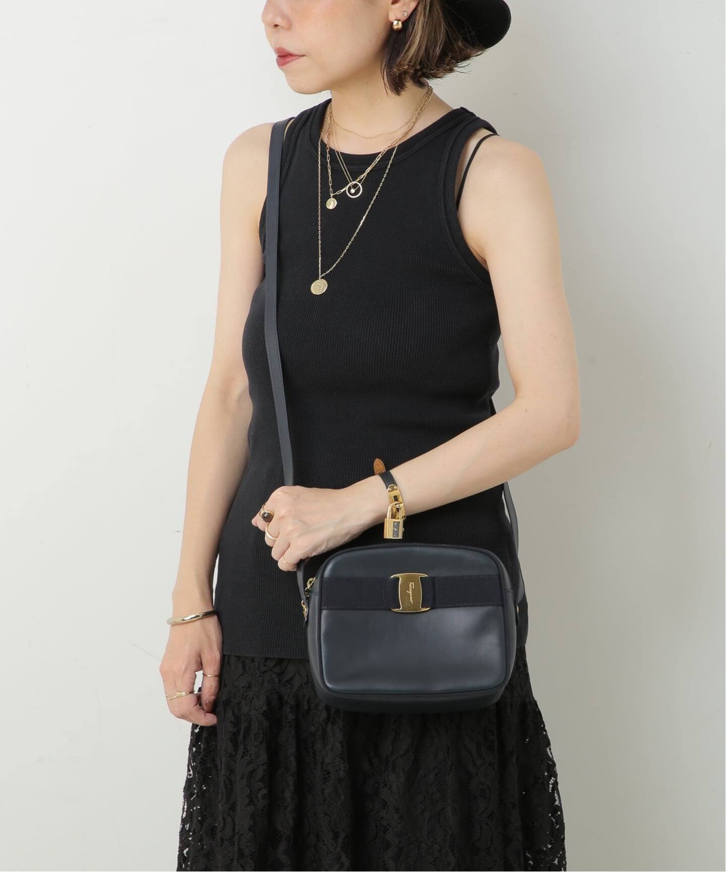 VINTAGE FERRAGAMO/フェラガモ】ショルダーバッグ vara（ショルダー