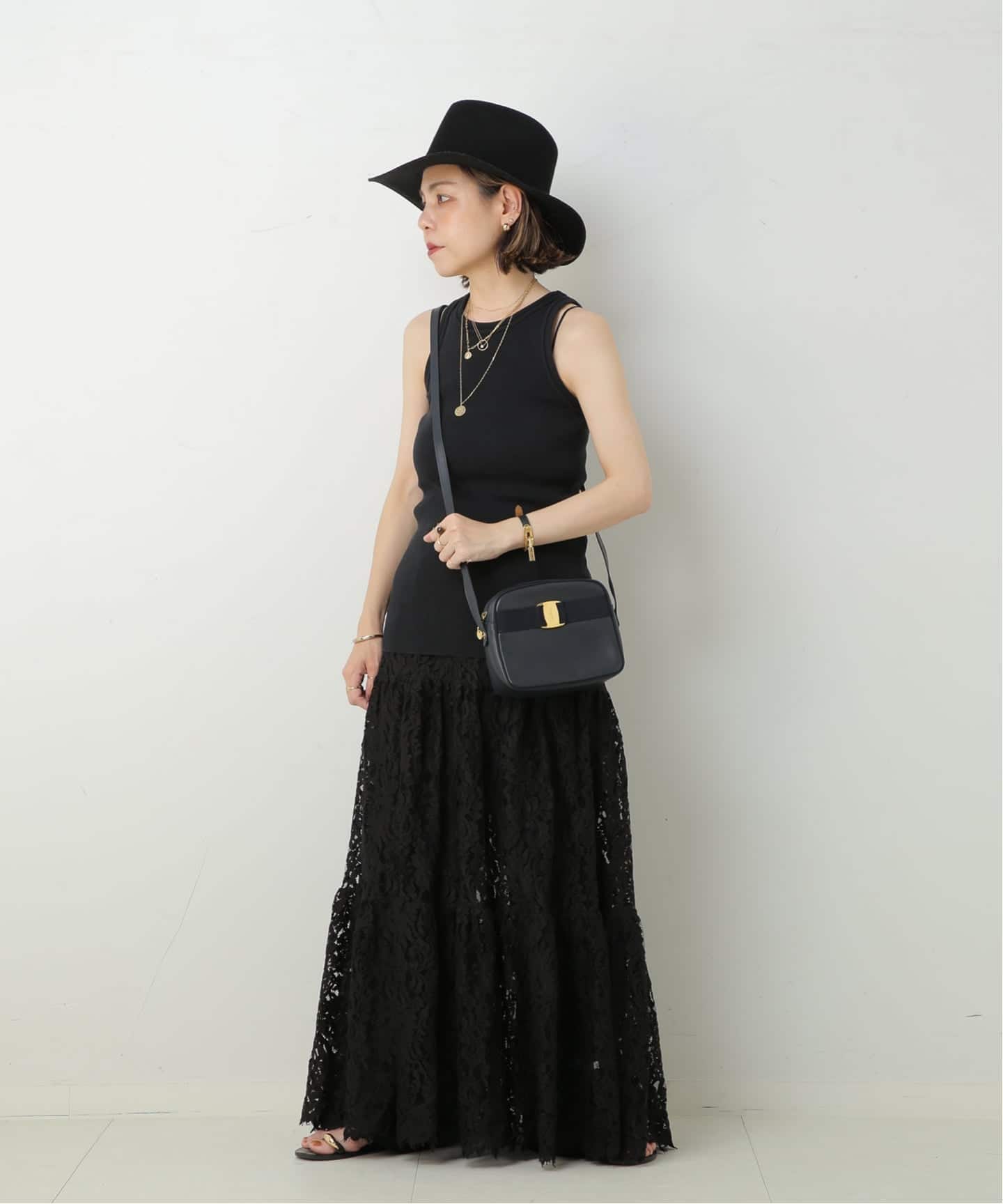 ★★★様　フェラガモ ヴァラ ロゴ かごバッグ ショルダーバッグ ビンテージ VINTAGE FERRAGAMO/フェラガモ】ショルダーバッグ vara（ショルダー