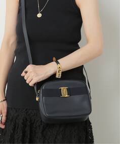 VINTAGE FERRAGAMO/フェラガモ】ショルダーバッグ vara（ショルダー 