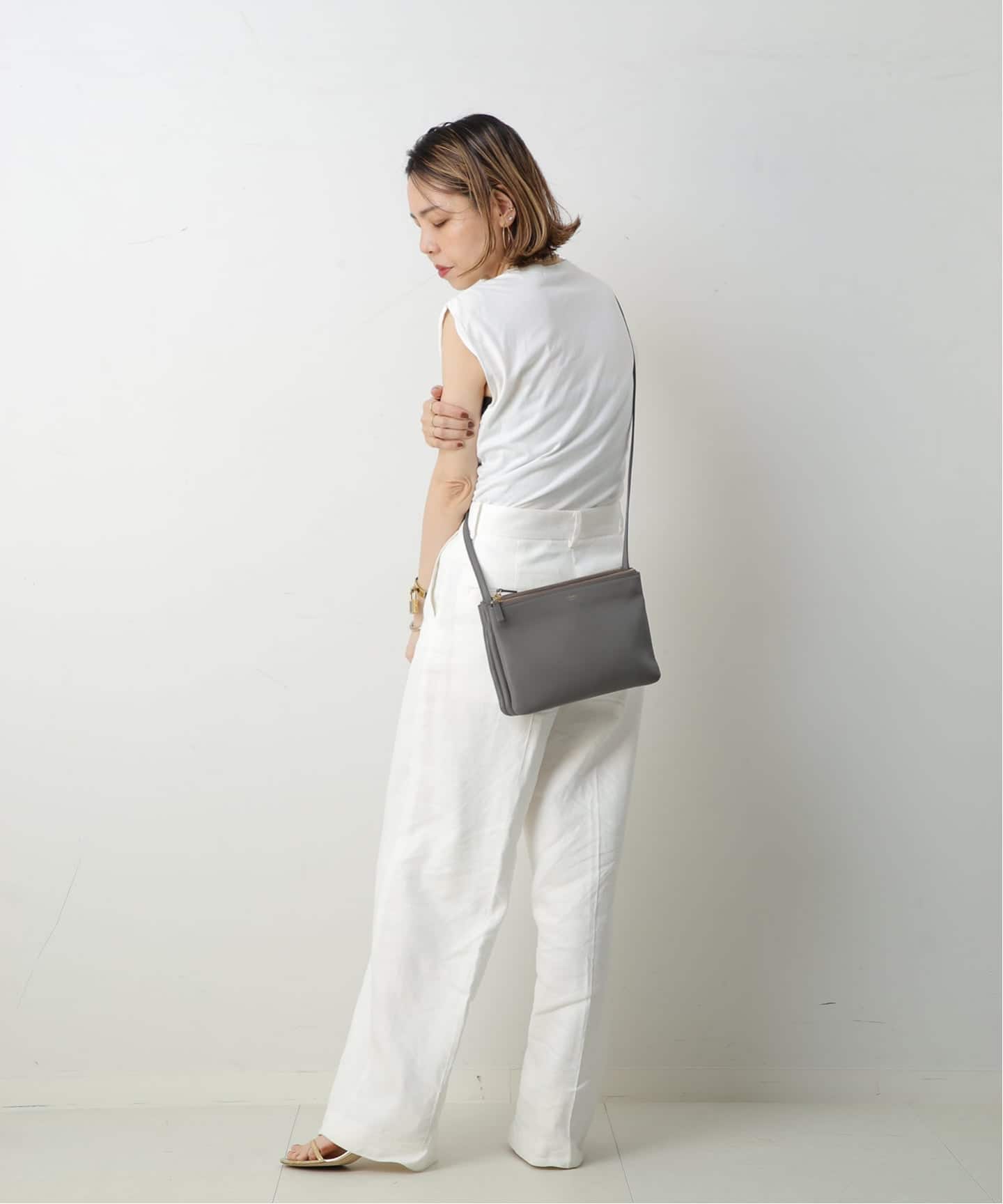 【美品】現行品 セリーヌ トリオ ラージ グレー ショルダーバッグ 保存袋付き CELINE/セリーヌ】Trio large（ショルダーバッグ）｜DECOUVERTE