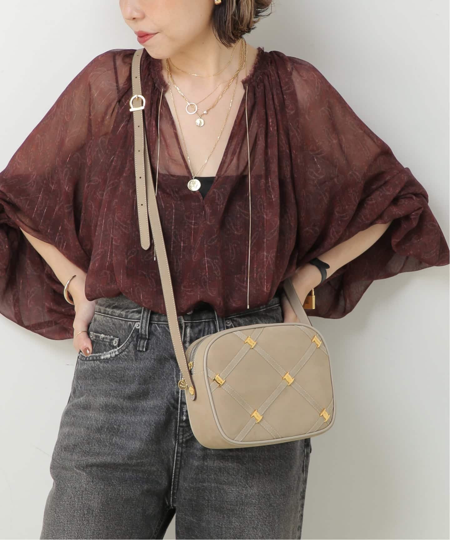 VINTAGE FERRAGAMO/フェラガモ】ショルダーバッグ vara suede