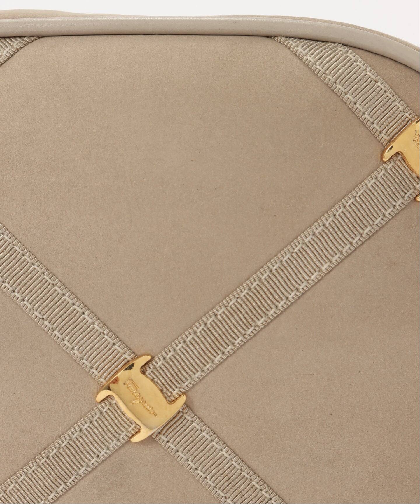 VINTAGE FERRAGAMO/フェラガモ】ショルダーバッグ vara suede 
