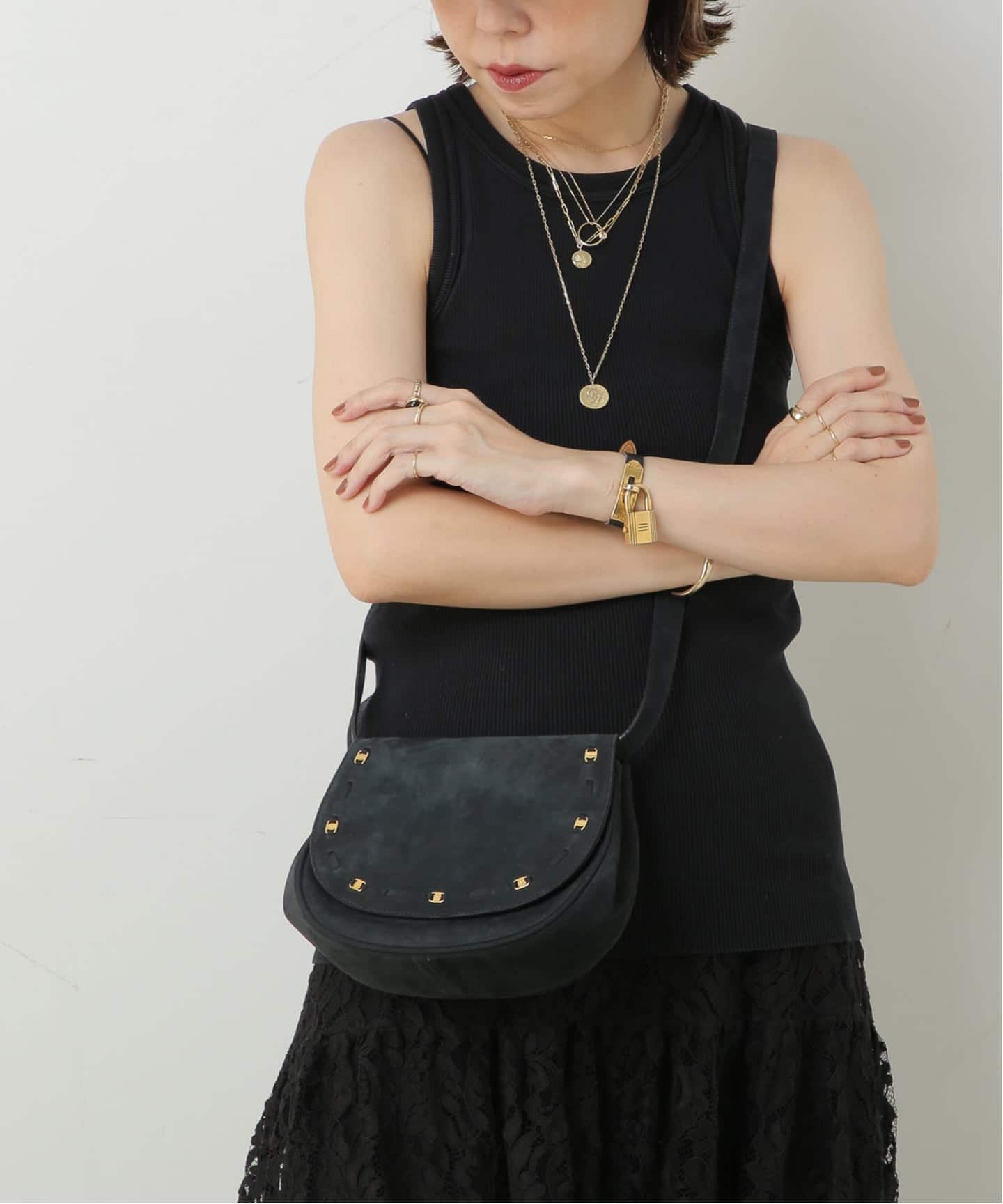VINTAGE FERRAGAMO/フェラガモ】ショルダーバッグ vara suede