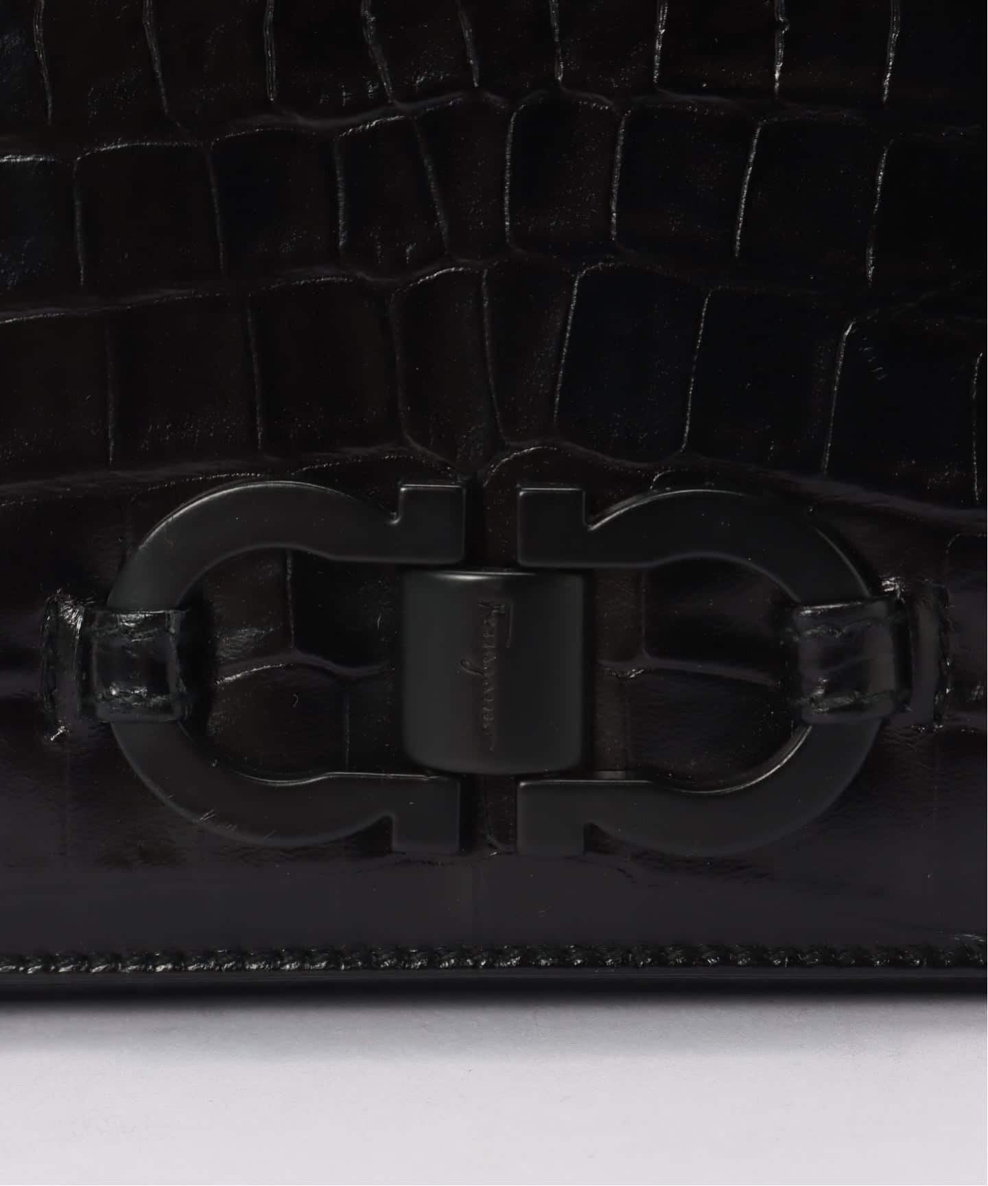 VINTAGE FERRAGAMO/フェラガモ】ショルダーバッグ gancini（ショルダー