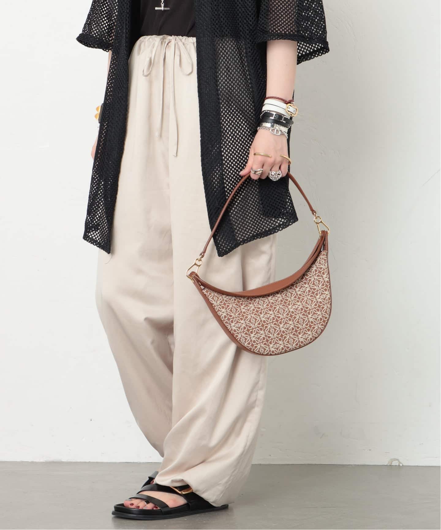 LOEWE ロエベ ルナバッグ　アナグラム ショルダーバッグ LOEWE/ロエベ】Luna anagram canvas（ショルダーバッグ）｜ENSEMBLE