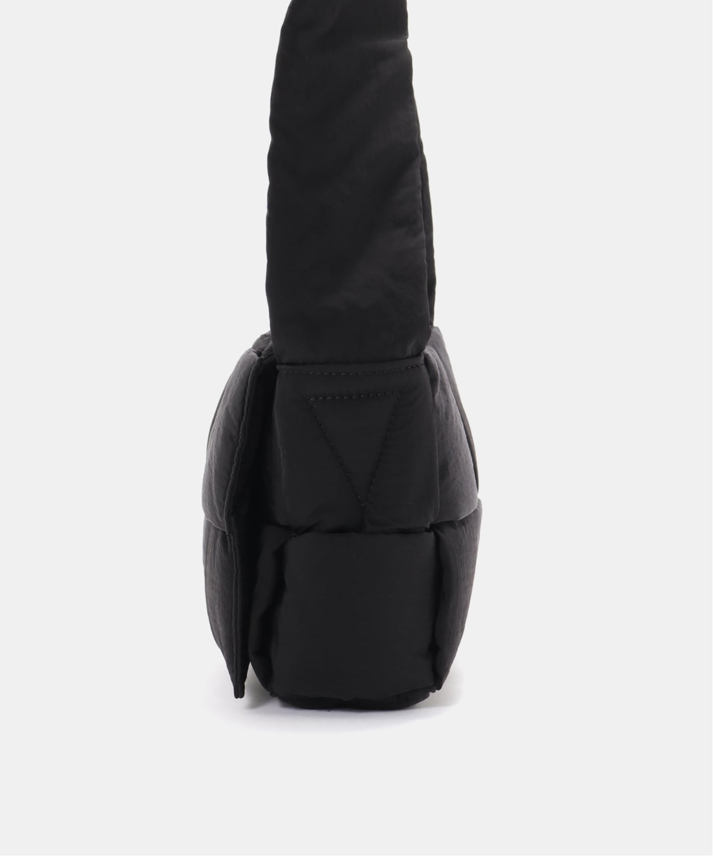 BOTTEGA VENETA/ボッテガ ヴェネタ】Cassette shoulder nylon