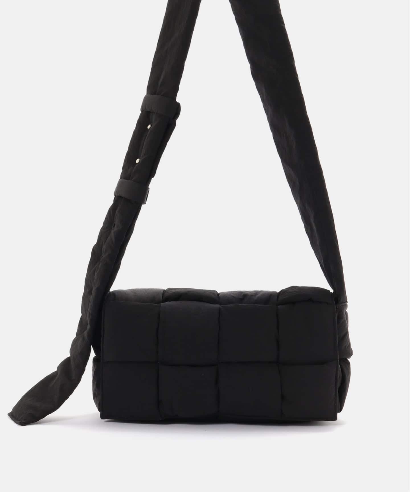 BOTTEGA VENETA/ボッテガ ヴェネタ】Cassette shoulder nylon BOTTEGA VENETA/ボッテガ ヴェネタ】Cassette shoulder nylon