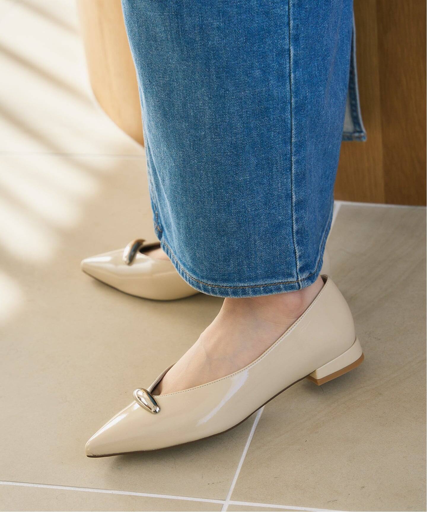 ポインテッドメタルパーツフラット（フラットシューズ）｜LE TALON（ル