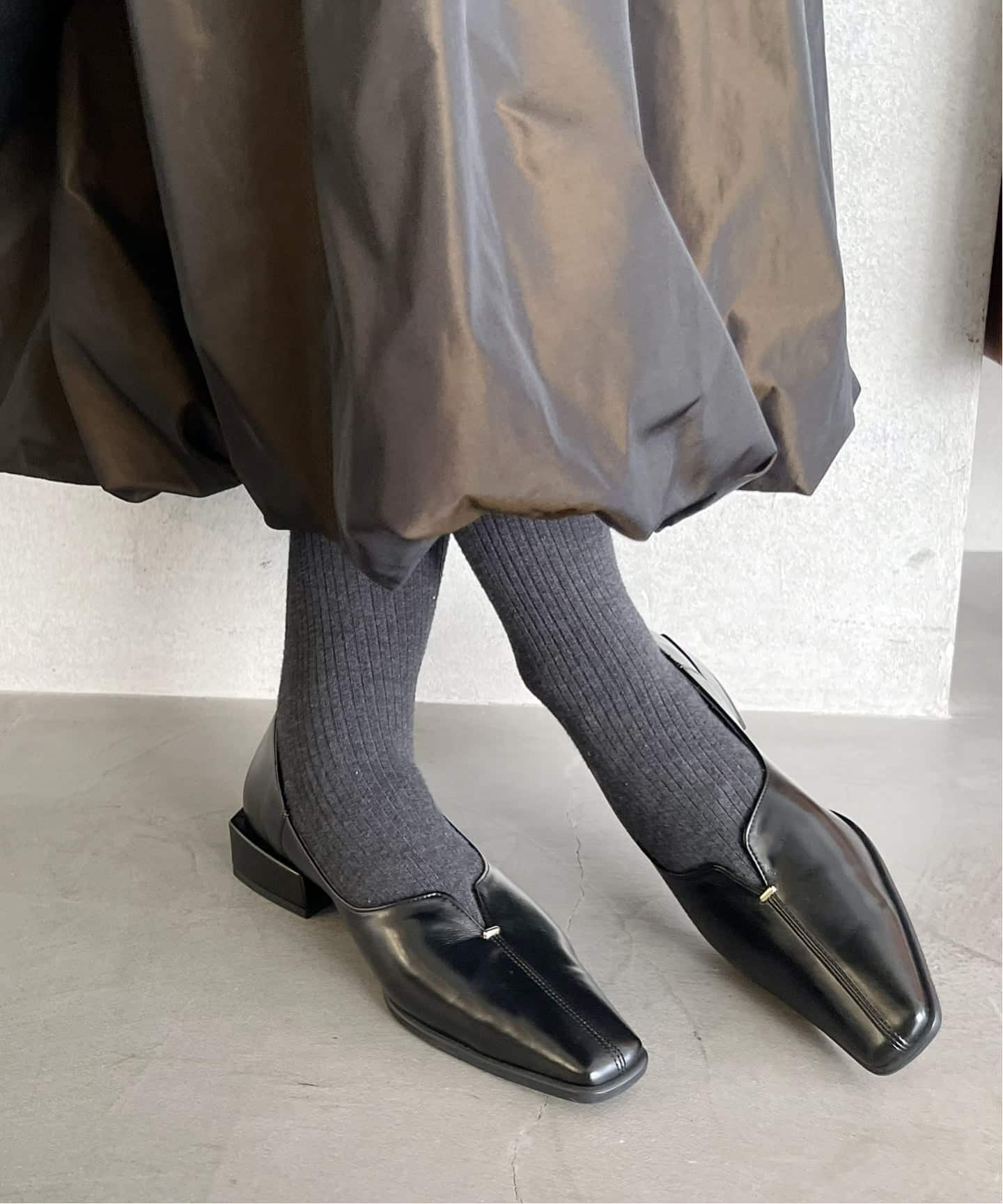 追加》2.5cmスクエアスリットソフトフラット（フラットシューズ）｜LE