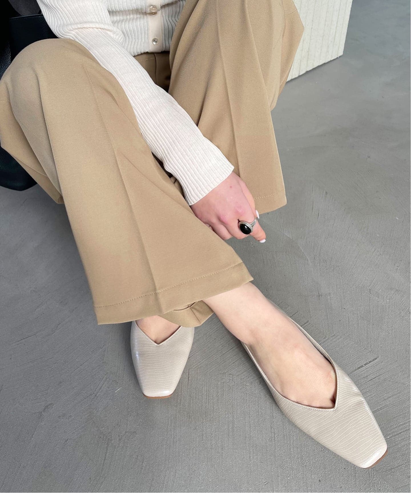 ≪追加≫スクエアVカットフラット（フラットシューズ）｜LE TALON（ル