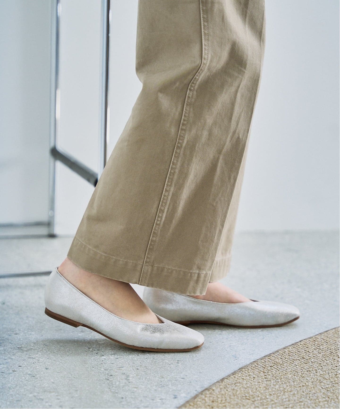 ≪追加≫スクエアVカットフラット（フラットシューズ）｜LE TALON（ル