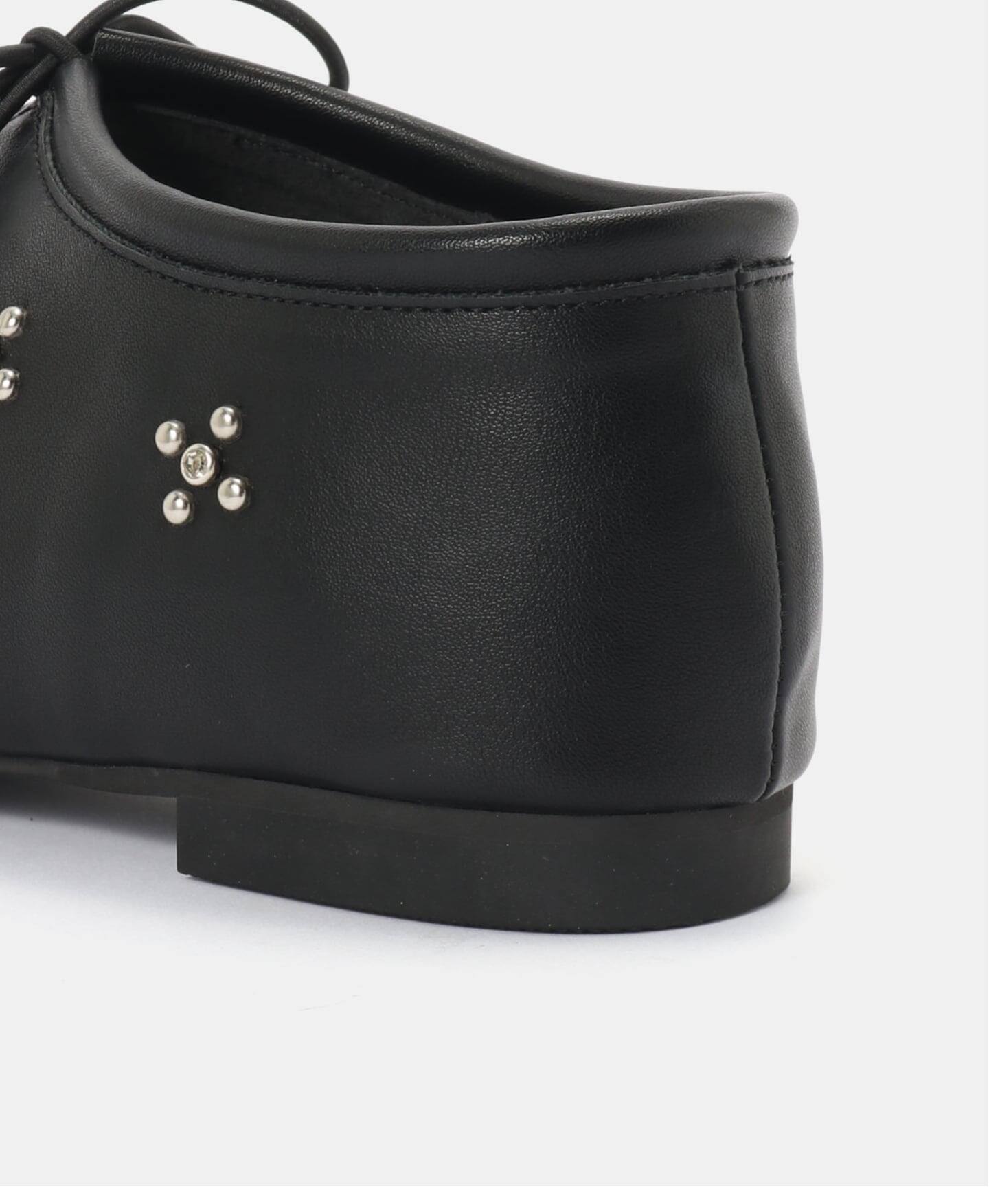 ディープカットスタッズフラットシューズ（フラットシューズ）｜LE