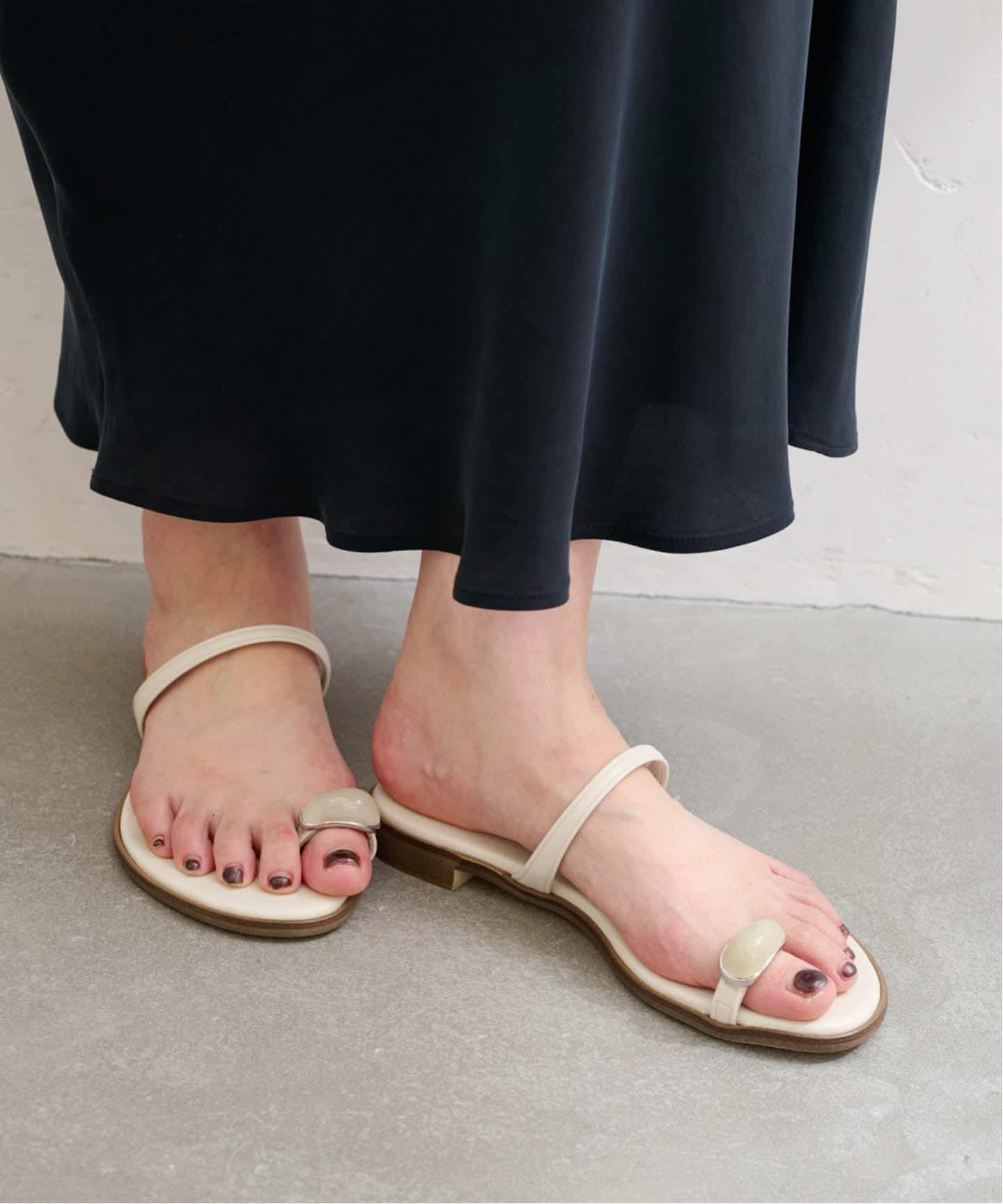 新品　ストーンサムリングサンダル ストーンサムリングサンダル（サンダル）｜LE TALON（ル タロン）の