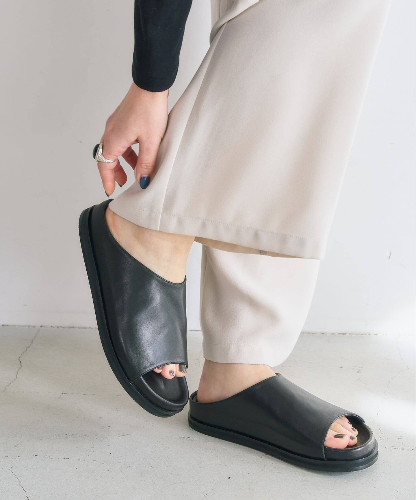 再値下げ⭐︎LE TALON レザーハイバンプクロッグ ブラック　XL サンダル レザーハイバンプクロッグ（サンダル）｜LE TALON（ル タロン）の通販