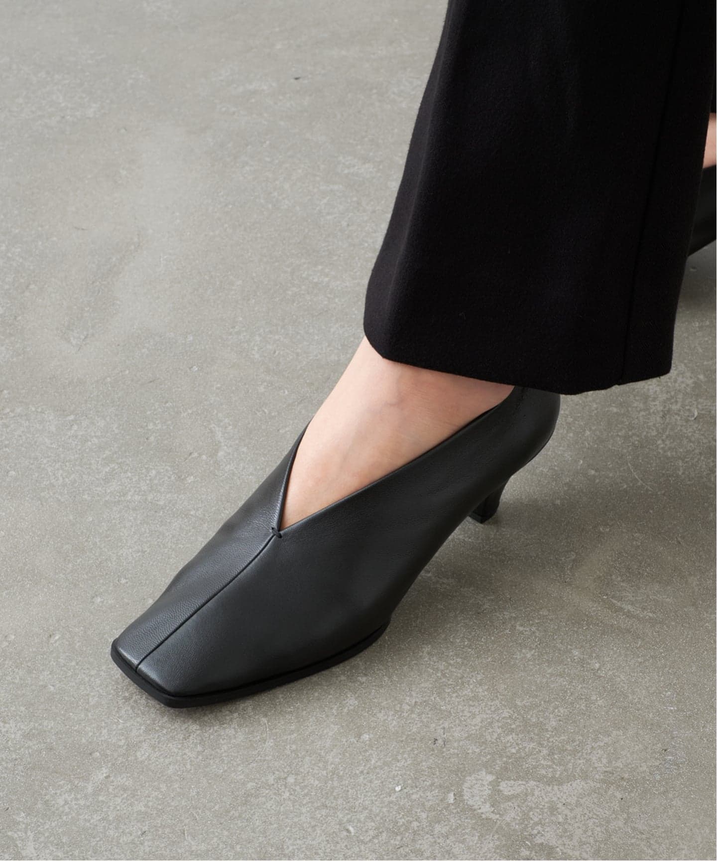 WEB+一部店舗限定》GRISE4.5cmレザースクエアハイバンプパンプス