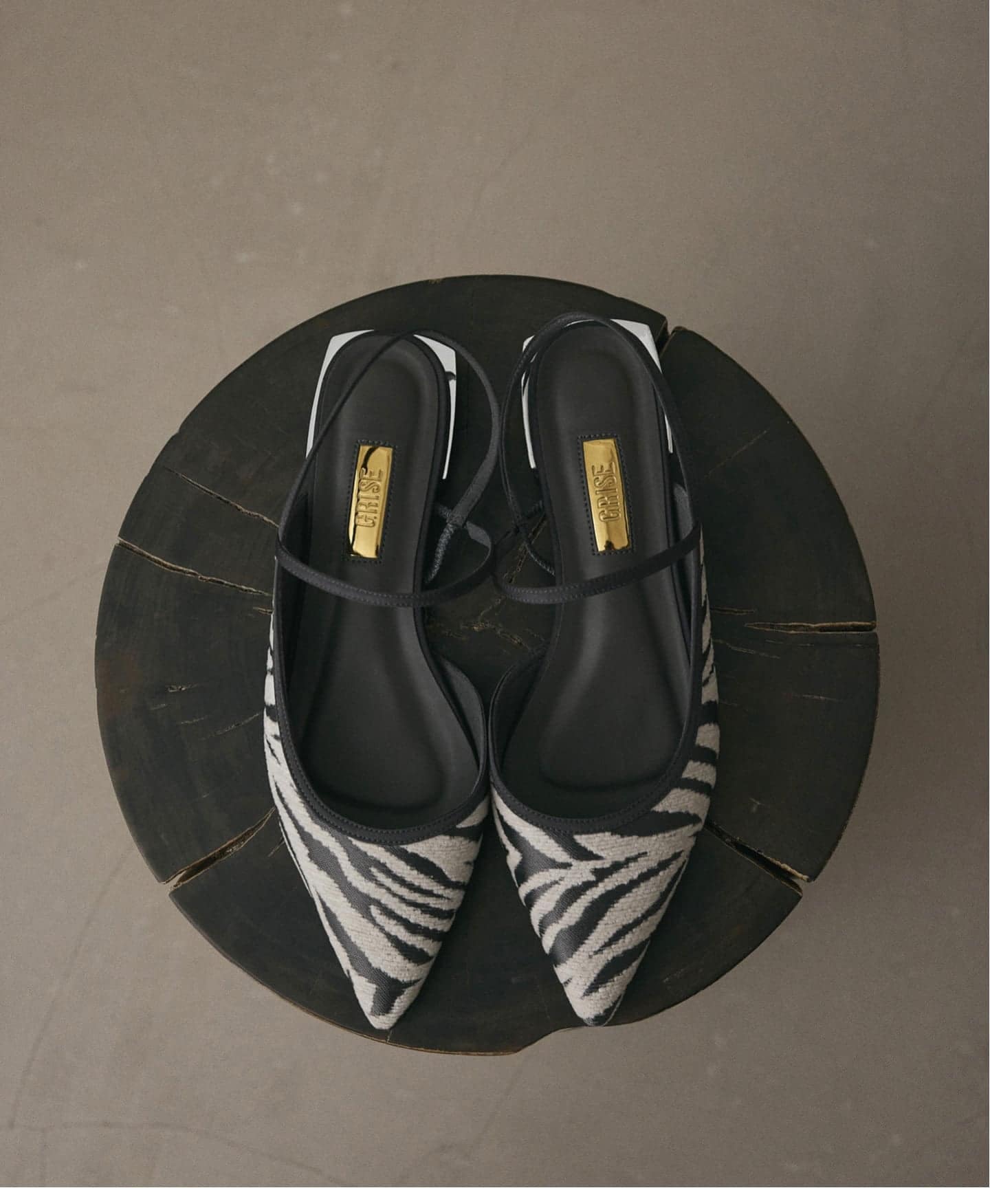 GRISEポインテッドコンビストラップスリングバック（フラットシューズ