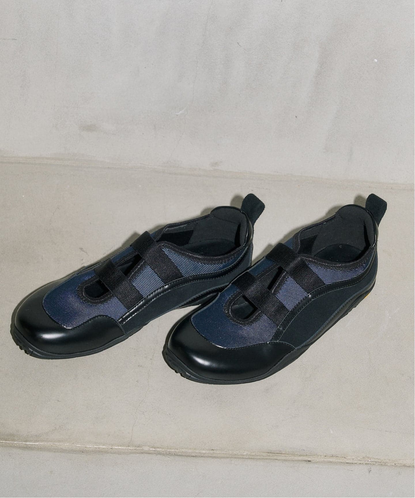 GRISE VIBRAM ダブルストラップバレリーナ（スニーカー）｜LE TALON