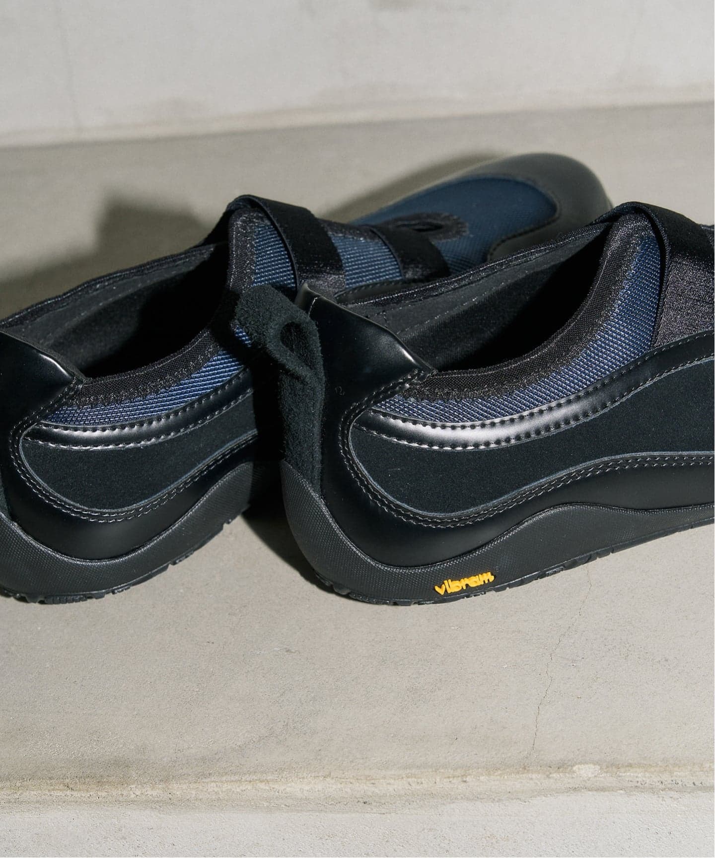 GRISE VIBRAM ダブルストラップバレリーナ（スニーカー）｜LE TALON