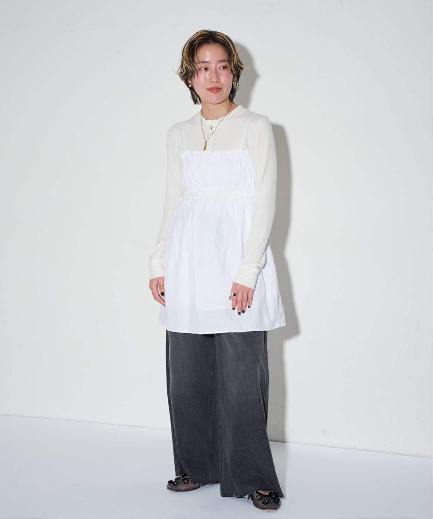 美品LE TALONGRISE ARTISANフラワーカット 25SSアイボリー GRISEシアーフラワーモチーフメリージェーン（フラットシューズ）｜LE