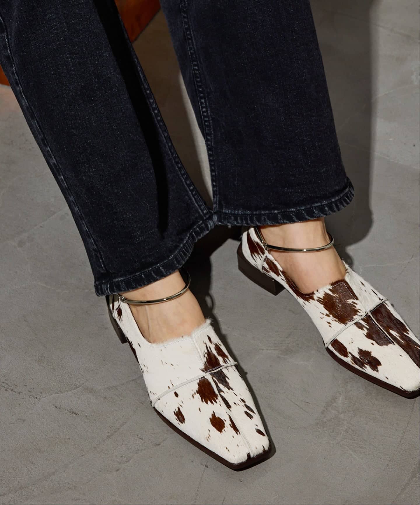 完売品GRISEレザースクエアクロスシームアンクルフラット レディース　24.0 LE TALON（ル タロン） シューズ 「追加」GRISEレザースクエアクロス