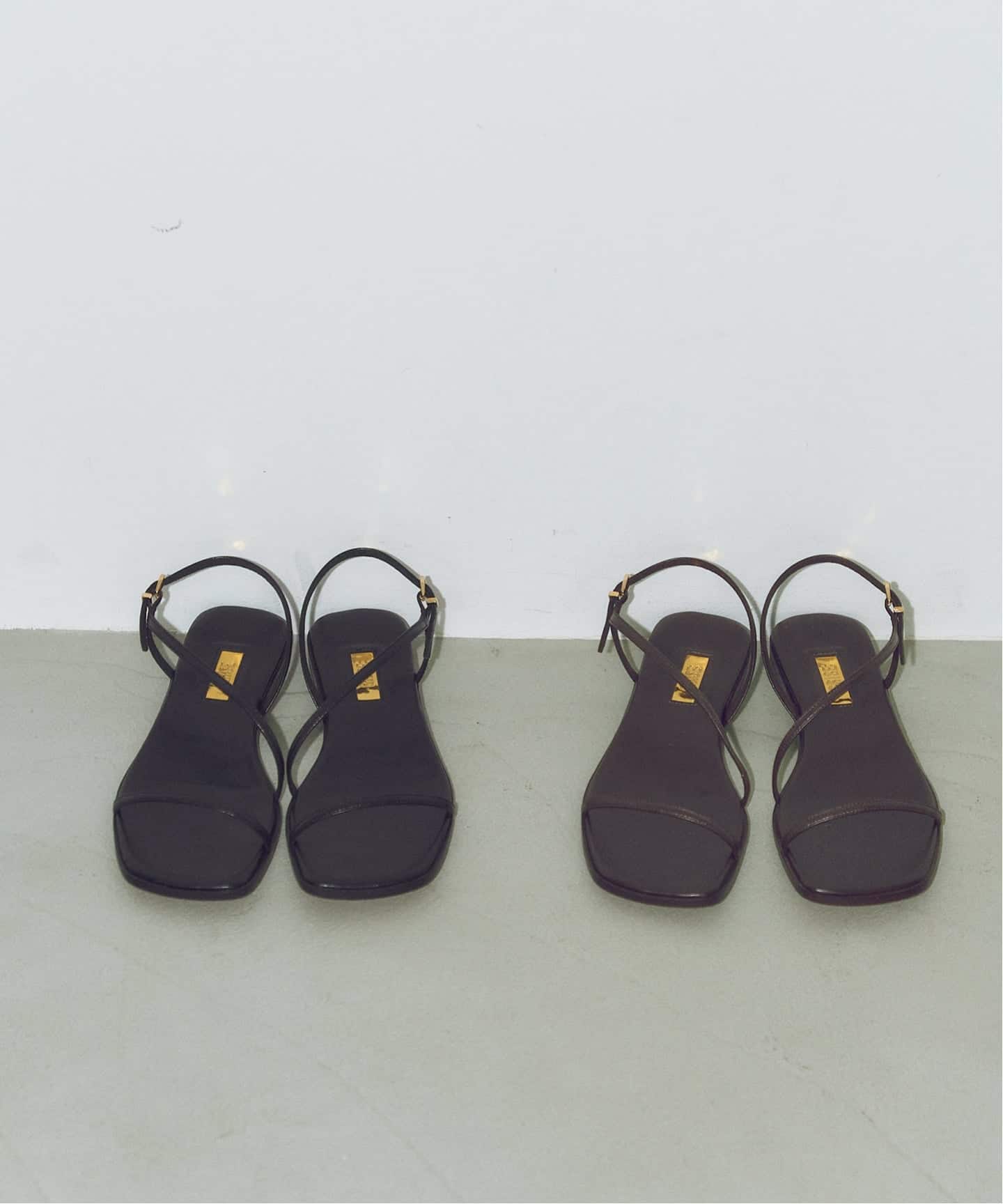 WEB+一部店舗限定》MIDORI UEEDA×GRISEナローストラップフラット
