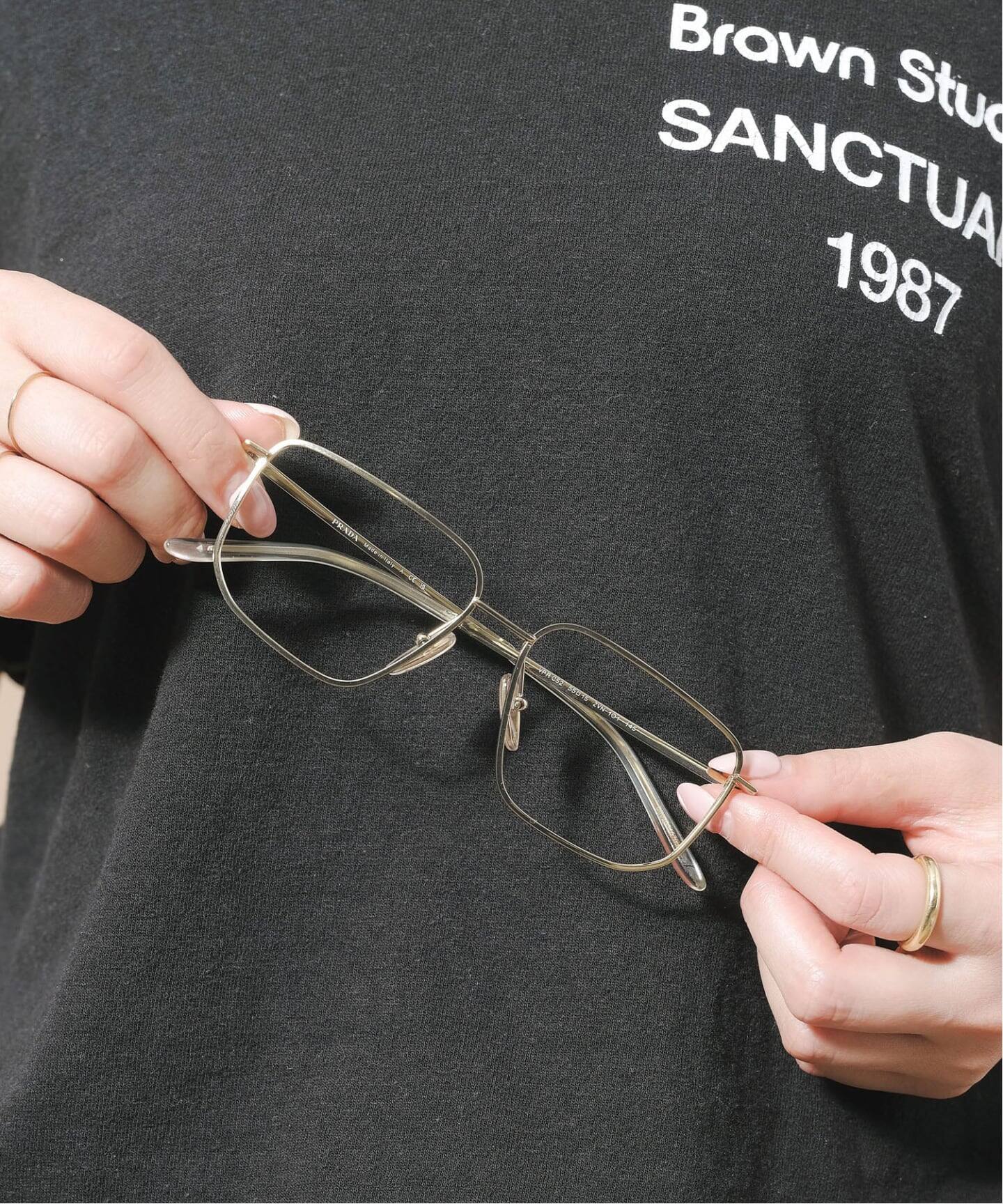 ペンダント型メガネ PRADA C52VZVN1O155 Optical（メガネ）｜EYETHINK（アイシンク）の通販