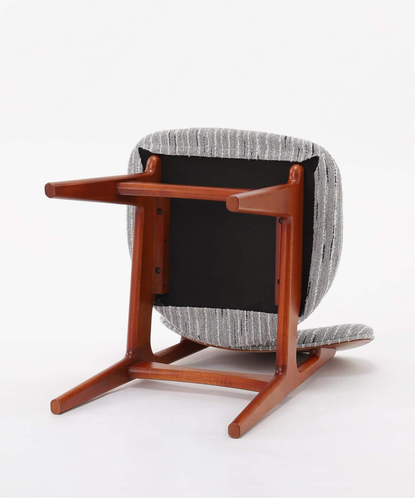 予約》《大型商品》TRESTLES LOUNGE CHAIR(GRY26) トラッセルラウンジ