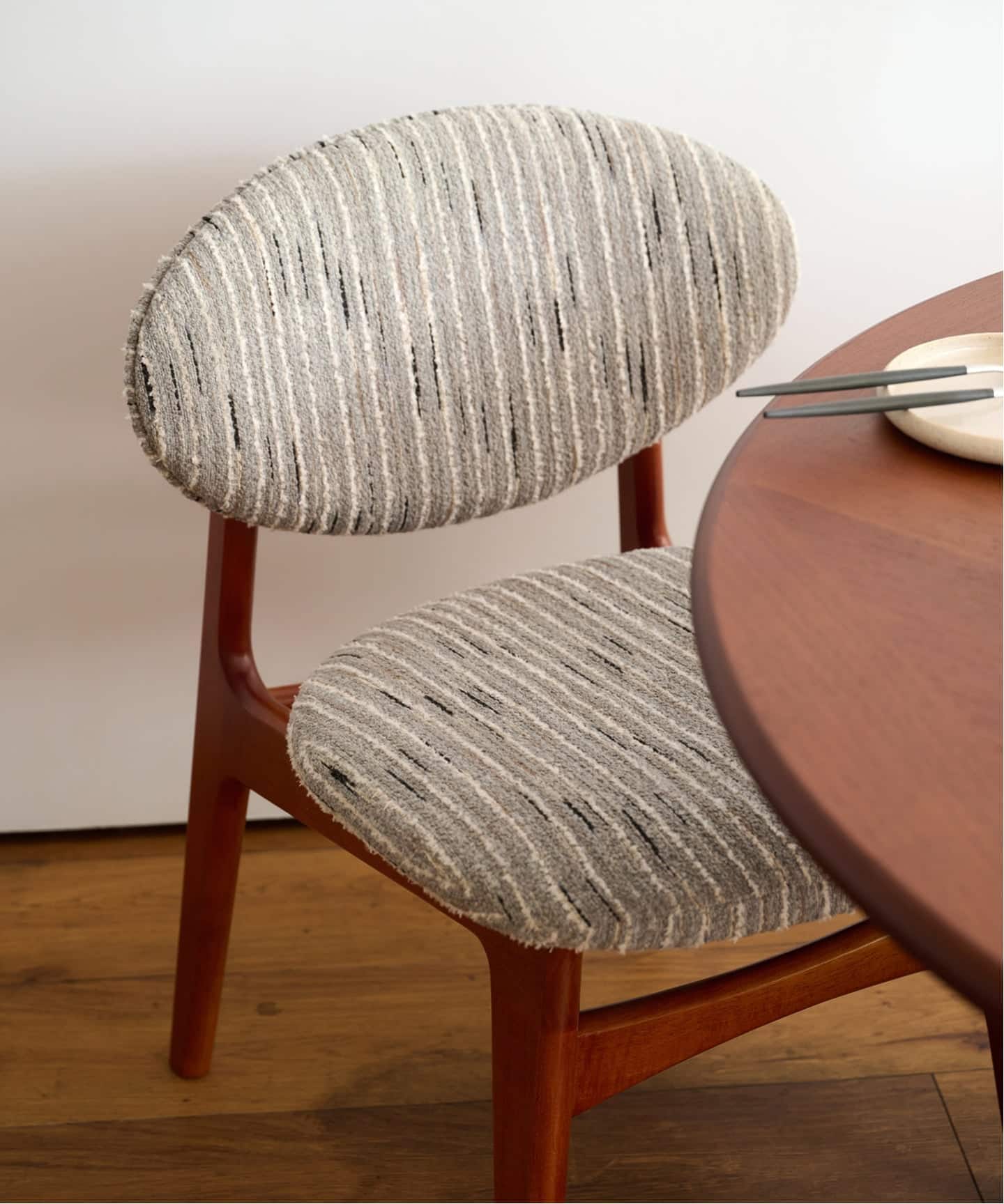 予約》《大型商品》TRESTLES LOUNGE CHAIR(GRY26) トラッセルラウンジ